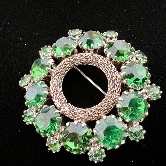 Vintage Weiss Emerald Green Rhinestone Necklace, Earrings & Brooch Set - Picture 13 of 15